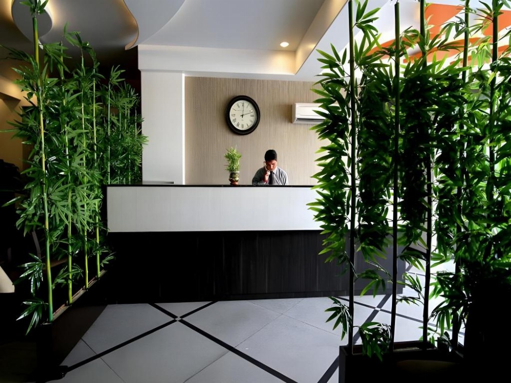 Hotel Harsh Paradise